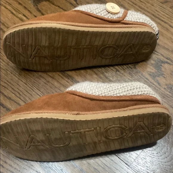 Nautica Brown and Cream Slippers 7/8 - Picture 6 of 6